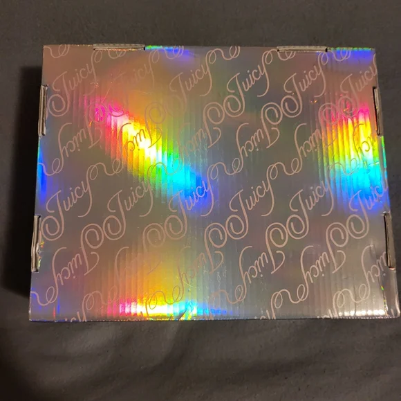 Juicy Couture Cosmetic Set of 2 - Picture 6 of 6